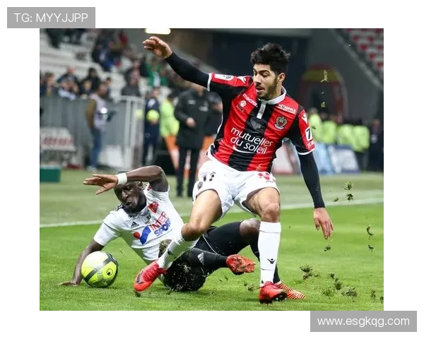 足球频道:攻防博弈中的现代足球美学 足球频道:攻防博弈中的现代足球美学