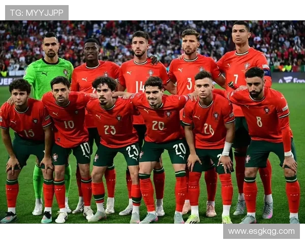 C罗06年世界杯代言可乐背后的商业传奇与争议风云全球品牌博弈启示 C罗06年世界杯代言可乐背后的商业传奇与争议风云全球品牌博弈启示